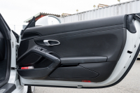 ポルシェ 718 ボクスター ﾍﾞｰｽｸﾞﾚｰﾄﾞ ｽﾎﾟｰﾂｸﾛﾉPKG　MY18 ﾌﾞﾗｯｸﾊｰﾌﾚｻﾞｰｼｰﾄ ﾌﾞﾗｯｸｿﾌﾄﾄｯﾌﾟ PCMﾅﾋﾞ CarPlay PDLS ｽﾎﾟｰﾂﾃｰﾙﾊﾟｲﾌﾟ ﾌﾞﾗｯｸﾃｰﾙﾗｲﾄ 電動Dﾐﾗｰ ｱﾙﾐﾆｳﾑﾍﾟﾀﾞﾙ TPM ﾎﾞｸｽﾀｰ18ｲﾝﾁAW　2年保証