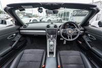 ポルシェ 718 ボクスター ﾍﾞｰｽｸﾞﾚｰﾄﾞ ｽﾎﾟｰﾂｸﾛﾉPKG　MY18 ﾌﾞﾗｯｸﾊｰﾌﾚｻﾞｰｼｰﾄ ﾌﾞﾗｯｸｿﾌﾄﾄｯﾌﾟ PCMﾅﾋﾞ CarPlay PDLS ｽﾎﾟｰﾂﾃｰﾙﾊﾟｲﾌﾟ ﾌﾞﾗｯｸﾃｰﾙﾗｲﾄ 電動Dﾐﾗｰ ｱﾙﾐﾆｳﾑﾍﾟﾀﾞﾙ TPM ﾎﾞｸｽﾀｰ18ｲﾝﾁAW　2年保証