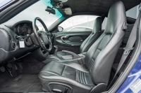 ポルシェ 911(Type996) ｶﾚﾗ　6速ﾏﾆｭｱﾙ 左ﾊﾝﾄﾞﾙ 希少ｶﾗｰ ﾌﾞﾗｯｸﾚｻﾞｰｼｰﾄ ｱﾙｶﾝﾀｰﾗﾙｰﾌﾗｲﾅｰ ｶﾚﾗﾘｱｽﾎﾟｲﾗｰ PSM ｷｾﾉﾝﾗｲﾄ ｶﾗｰｸﾚｽﾄｷｬｯﾌﾟ ﾀｰﾎﾞﾙｯｸ18ｲﾝﾁAW　2年保証