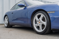 ポルシェ 911(Type996) ｶﾚﾗ　6速ﾏﾆｭｱﾙ 左ﾊﾝﾄﾞﾙ 希少ｶﾗｰ ﾌﾞﾗｯｸﾚｻﾞｰｼｰﾄ ｱﾙｶﾝﾀｰﾗﾙｰﾌﾗｲﾅｰ ｶﾚﾗﾘｱｽﾎﾟｲﾗｰ PSM ｷｾﾉﾝﾗｲﾄ ｶﾗｰｸﾚｽﾄｷｬｯﾌﾟ ﾀｰﾎﾞﾙｯｸ18ｲﾝﾁAW　2年保証