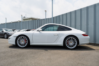 ポルシェ 911(Type997) ｶﾚﾗS ｽﾎﾟｰﾂｸﾛﾉﾊﾟｯｹｰｼﾞ　ﾌﾞﾗｯｸﾚｻﾞｰｽﾎﾟｰﾂｼｰﾄ+ ｶﾛｯﾂｪﾘｱﾅﾋﾞ PASM ｵｰﾄｴｱｺﾝ PSM ｷｾﾉﾝﾍｯﾄﾞﾗｲﾄ ｶﾗｰｸﾚｽﾄｾﾝﾀｰｷｬｯﾌﾟ ｽﾎﾟｰﾂﾃﾞｻﾞｲﾝ19ｲﾝﾁAW　2年保証