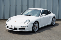 ポルシェ 911(Type997) ｶﾚﾗS ｽﾎﾟｰﾂｸﾛﾉﾊﾟｯｹｰｼﾞ　ﾌﾞﾗｯｸﾚｻﾞｰｽﾎﾟｰﾂｼｰﾄ+ ｶﾛｯﾂｪﾘｱﾅﾋﾞ PASM ｵｰﾄｴｱｺﾝ PSM ｷｾﾉﾝﾍｯﾄﾞﾗｲﾄ ｶﾗｰｸﾚｽﾄｾﾝﾀｰｷｬｯﾌﾟ ｽﾎﾟｰﾂﾃﾞｻﾞｲﾝ19ｲﾝﾁAW　2年保証