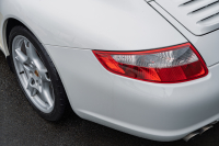 ポルシェ 911(Type997) S　ﾌﾞﾗｯｸﾚｻﾞｰｼｰﾄ ｼｰﾄﾋｰﾀｰ ﾚｯﾄﾞﾊﾟﾅｿﾆｯｸﾅﾋﾞ ﾌﾙｾｸﾞTV ｽﾎﾟｰﾂｽﾃｱ ｷｾﾉﾝ F/Rﾌｫｸﾞ PASM ｵｰﾄｴｱｺﾝ ｶﾚﾗS19ｲﾝﾁAW ETC　2年保証