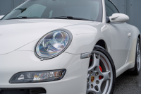 ポルシェ 911(Type997) S　ﾌﾞﾗｯｸﾚｻﾞｰｼｰﾄ ｼｰﾄﾋｰﾀｰ ﾚｯﾄﾞﾊﾟﾅｿﾆｯｸﾅﾋﾞ ﾌﾙｾｸﾞTV ｽﾎﾟｰﾂｽﾃｱ ｷｾﾉﾝ F/Rﾌｫｸﾞ PASM ｵｰﾄｴｱｺﾝ ｶﾚﾗS19ｲﾝﾁAW ETC　2年保証