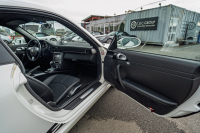 ポルシェ 911(Type997) ｶﾚﾗ　GT3ﾙｯｸｴｱﾛ ﾌﾞﾗｯｸﾚｻﾞｰｼｰﾄ ｼｰﾄﾋｰﾀｰ ｱﾙｶﾝﾀｰﾗﾙｰﾌﾗｲﾅｰ ﾊﾟｲｵﾆｱﾅﾋﾞ ｵｰﾄｴｱｺﾝ PSM ｷｾﾉﾝﾗｲﾄ F/Rﾌｫｸﾞ 後期ｶﾚﾗS19ｲﾝﾁAW　2年保証