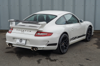 ポルシェ 911(Type997) ｶﾚﾗ　GT3ﾙｯｸｴｱﾛ ﾌﾞﾗｯｸﾚｻﾞｰｼｰﾄ ｼｰﾄﾋｰﾀｰ ｱﾙｶﾝﾀｰﾗﾙｰﾌﾗｲﾅｰ ﾊﾟｲｵﾆｱﾅﾋﾞ ｵｰﾄｴｱｺﾝ PSM ｷｾﾉﾝﾗｲﾄ F/Rﾌｫｸﾞ 後期ｶﾚﾗS19ｲﾝﾁAW　2年保証