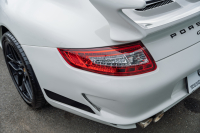 ポルシェ 911(Type997) ｶﾚﾗ　GT3ﾙｯｸｴｱﾛ ﾌﾞﾗｯｸﾚｻﾞｰｼｰﾄ ｼｰﾄﾋｰﾀｰ ｱﾙｶﾝﾀｰﾗﾙｰﾌﾗｲﾅｰ ﾊﾟｲｵﾆｱﾅﾋﾞ ｵｰﾄｴｱｺﾝ PSM ｷｾﾉﾝﾗｲﾄ F/Rﾌｫｸﾞ 後期ｶﾚﾗS19ｲﾝﾁAW　2年保証