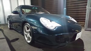 【入庫情報】珍しいカラーのポルシェ９９６カレラ４Ｓが入庫致しました♪