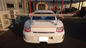 【カスタム情報】ポルシェ９９７ＧＴ３のＣＵＰウィング完成！