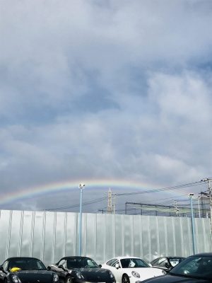 雨のち晴れ、時々虹がかかるでしょう