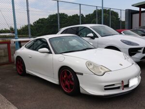 2004年 ポルシェ 996GT3 クラブスポーツ キャララホワイト 東京都のお客様にご納車させて戴きました